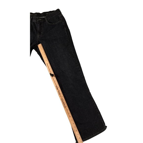 Lee Jeans Women's Sinfully Soft Boot Cut Denim 5-Pocket Dark Wash Blue 30/32 - Picture 7 of 13